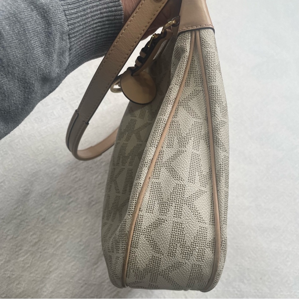 Michael‎ Kors Beige and Cream Women's Shoulder Bag~ Jet Set MK Logo - Picture 8 of 15
